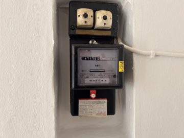 Attraktive 2-Zimmer-Wohnung mit zwei Balkonen - Elektrik (53537)