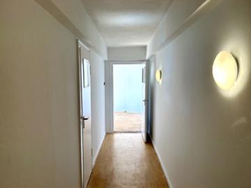 Attraktive 2-Zimmer-Wohnung mit zwei Balkonen - Eingangsbereich / Flur (53526)