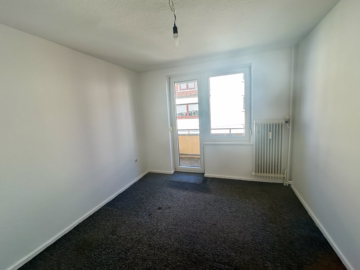 Attraktive 2-Zimmer-Wohnung mit zwei Balkonen - Schlafzimmer (53533)