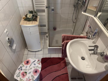 Erbpachtgrundstück: Haus am Fluss in Buschkämpen - Duschbad Ansicht 2 (40275)