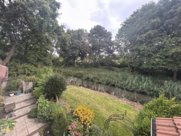 Erbpachtgrundstück: Haus am Fluss in Buschkämpen - Ausblick Balkon (40287)