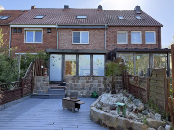Die perfekte Alternative zur Wohnung - Gartenansicht mit Wintergarten+Terrasse (51742)