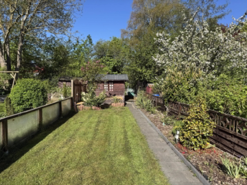 Die perfekte Alternative zur Wohnung - Blick in den Garten (51746)