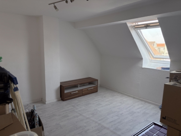 Möbelwagen, Einziehen, Wohlfühlen – Reihenhaus - Schlafzimmer 2 DG (48763)