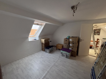 Möbelwagen, Einziehen, Wohlfühlen – Reihenhaus - Schlafzimmer 2 DG (48764)
