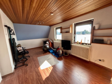 Attraktives Einfamilienhaus mit viel Platz - Zimmer (46261)