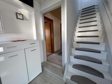 Attraktives Einfamilienhaus mit viel Platz - Eingangsbereich (46248)