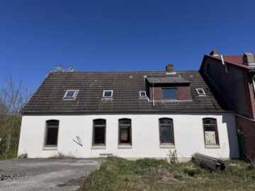 „Rohdiamant“ in idyllischer Lage am Ortsrand - Wohnhaus Gartenansicht (49712)
