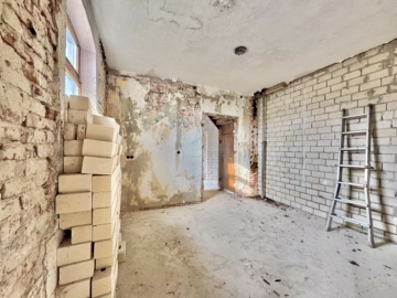 „Rohdiamant“ in idyllischer Lage am Ortsrand - Wohnhaus Küche (49737)