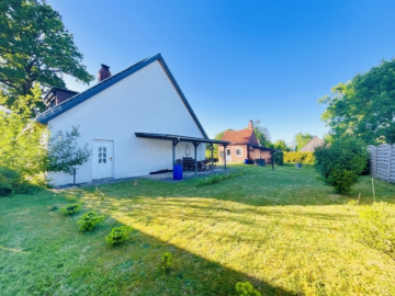 Bokel: EFH mit Nebengebäude und großem Garten - Überdachte Terrasse (64907)