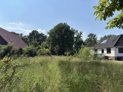 Großes Grundstück mit Altbestand -Schiffdorferdamm - Garten/Bauland (77865)