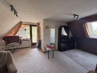 Großes Grundstück mit Altbestand -Schiffdorferdamm - Wohnzimmer DG (77857)
