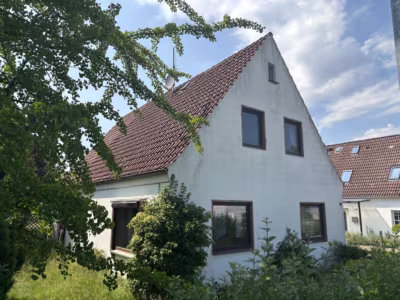 Großes Grundstück mit Altbestand -Schiffdorferdamm - Frontansicht (77849)