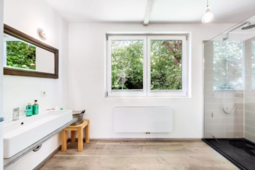 Einzigartiges Angebot: Architektenhaus am Südhang - Badezimmer (62238)