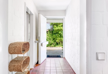 Einzigartiges Angebot: Architektenhaus am Südhang - Hauseingang (62224)