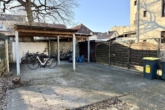 Stellplätze - Große Wohnung im 3-Parteienhaus
