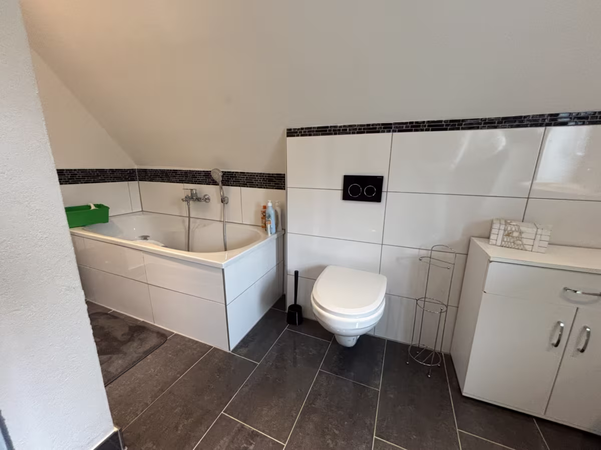 Badezimmer Ansicht 2