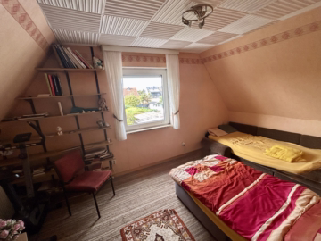 Einfamilienhaus mit großem Grundstück - Kinderzimmer (37218)