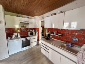 Einfamilienhaus mit großem Grundstück - Küche (37215)