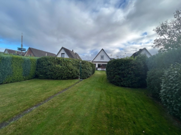 Einfamilienhaus mit großem Grundstück - Garten (37209)