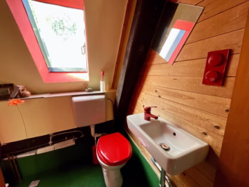 Ihr neues Zuhause: Eine DHH der besonderen Art - DG separates WC (77294)