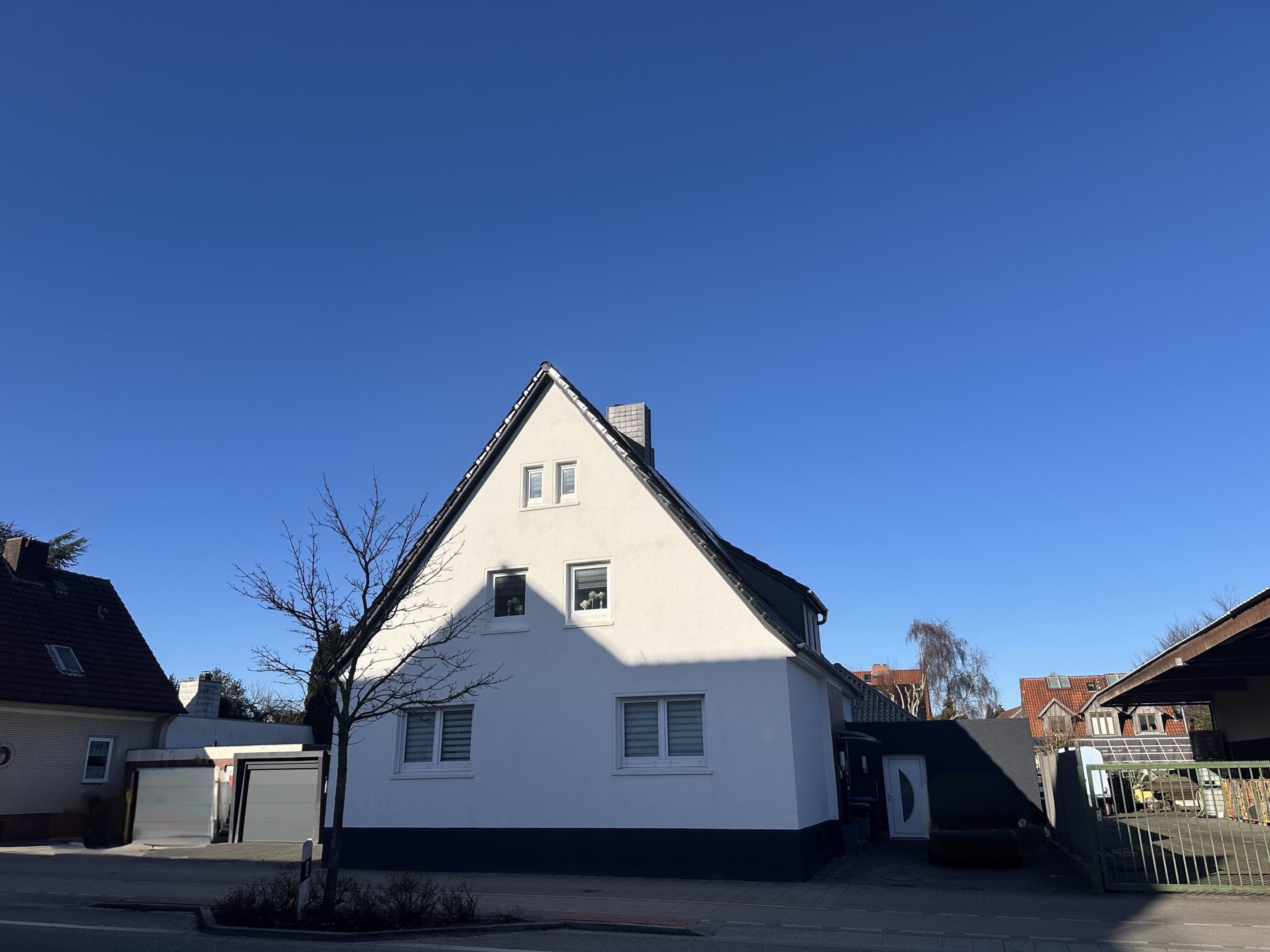 mit KI verändert - Straßenansicht