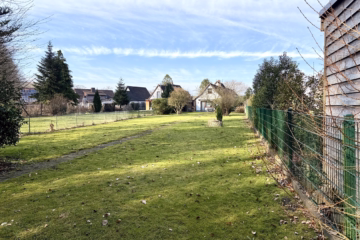 Idylle pur – Wohnen am Waldrand - Gartenansicht (46205)