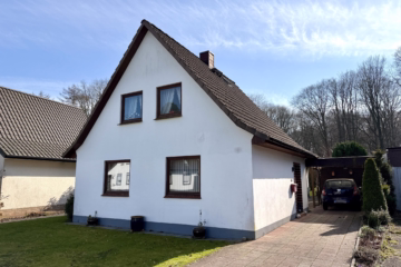 Idylle pur – Wohnen am Waldrand - Hausansicht (46185)