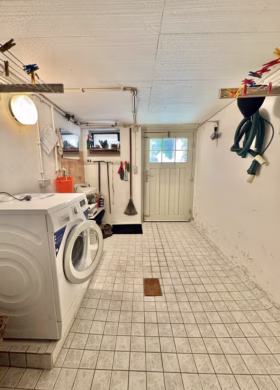 Die perfekte Alternative zur Wohnung - Kellergeschoss Waschkeller (75857)