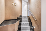 Treppe in der Wohnung - Außergewöhnliche Galeriewohnung am Yachthafen