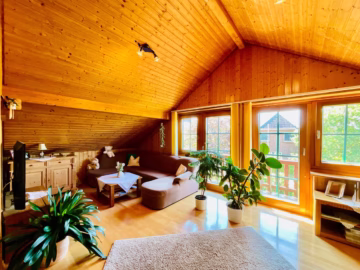 Beeindruckend: Fachwerkhaus mit idyllischem Garten - DG Zimmer 1 (77145)