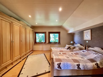 Beeindruckend: Fachwerkhaus mit idyllischem Garten - DG Zimmer 2 (77147)