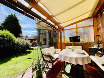 Beeindruckend: Fachwerkhaus mit idyllischem Garten - Überdachte Terrasse am Haus (77151)