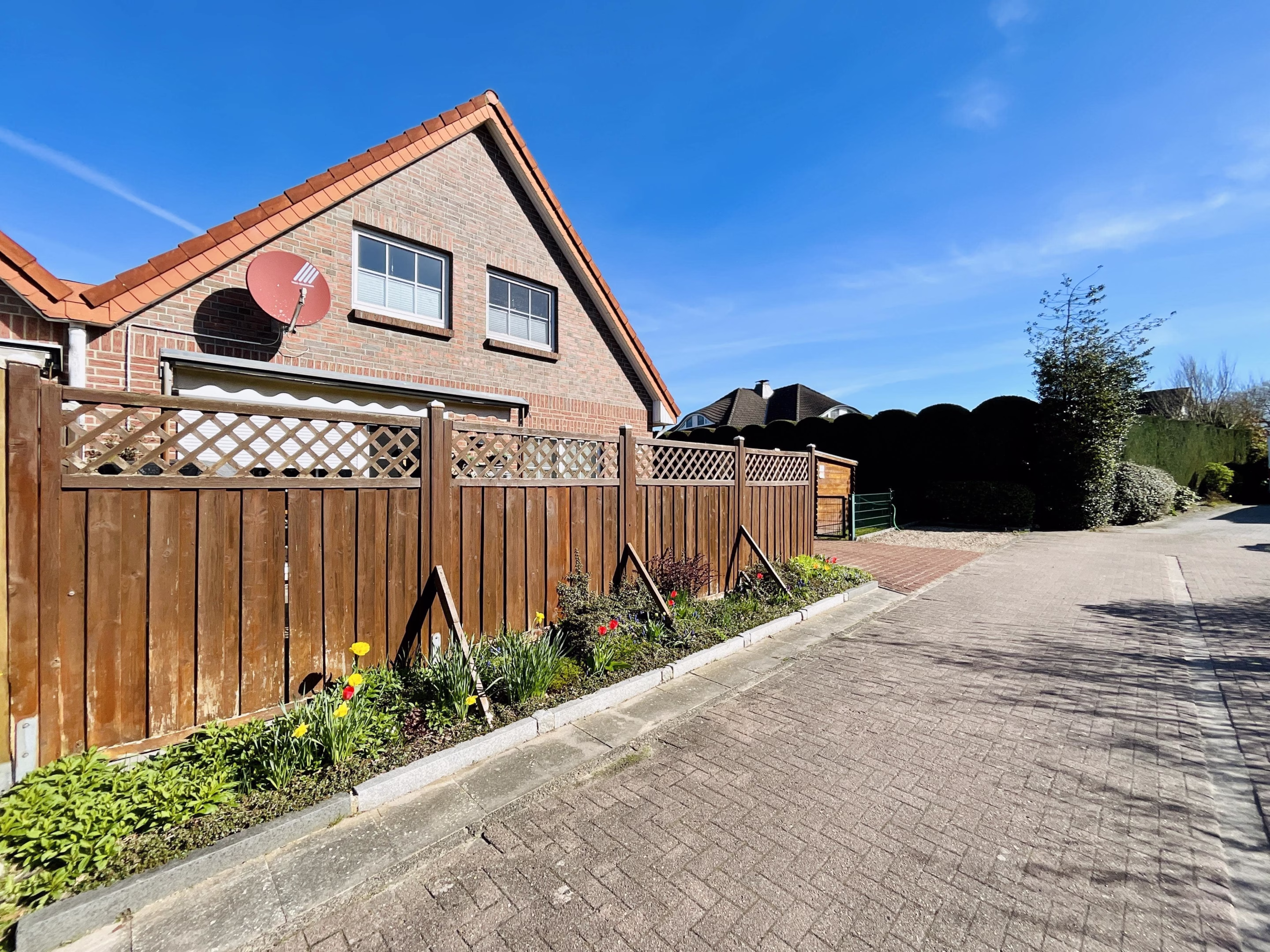 Straßenansicht