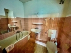 Badezimmer - Eigentumswohnung mit Entwicklungspotenzial