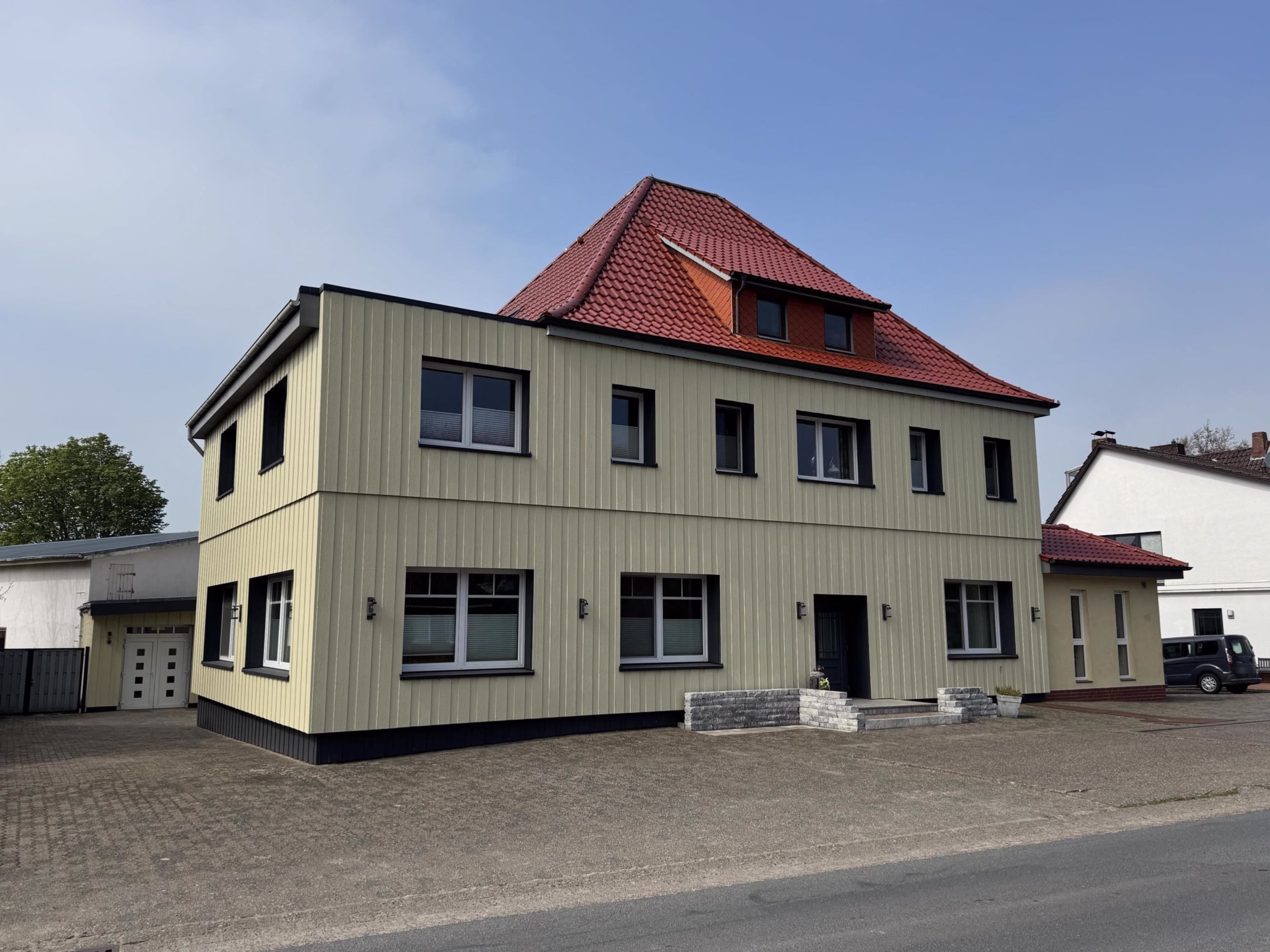 Straßenansicht