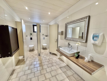 Viel Raum für Ihre Träume - Damen-WC (42443)