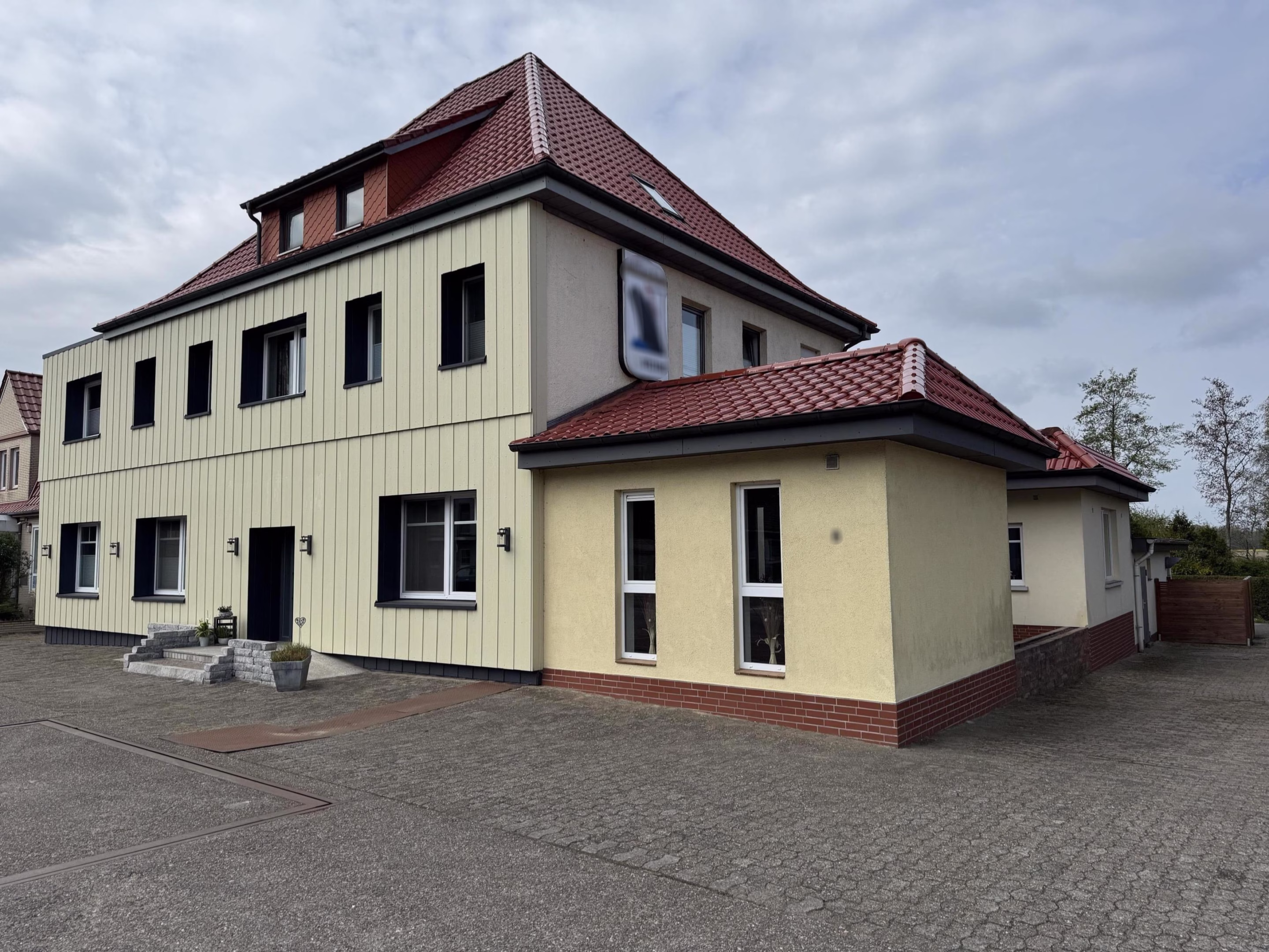Straßenansicht