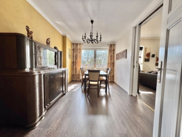 Viel Raum für Ihre Träume - Obergeschoss Esszimmer (42450)