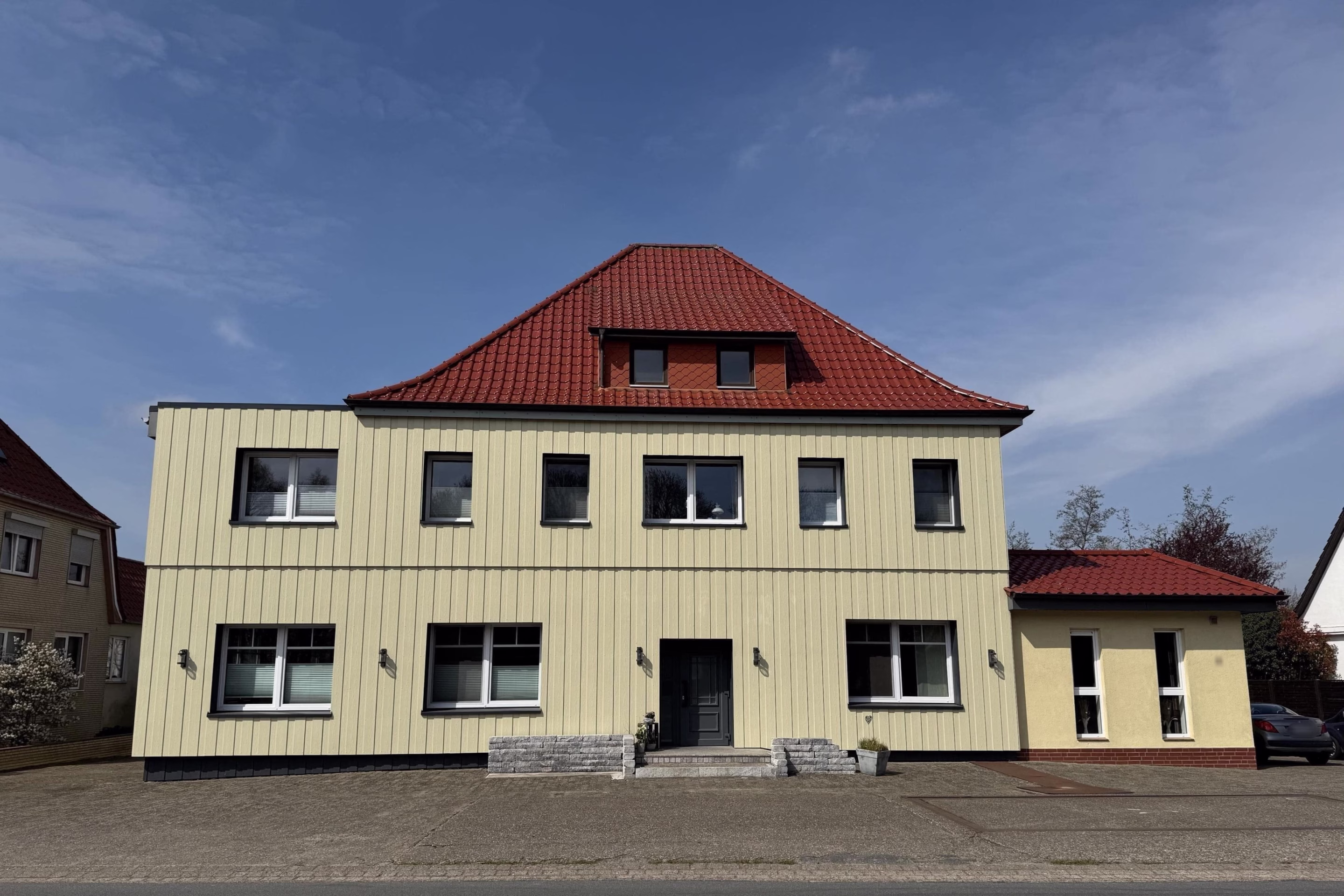 Straßenansicht