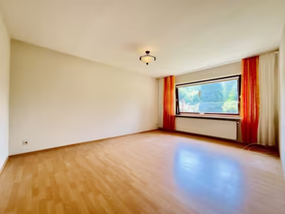 Seltenes Angebot: Zwei Bungalows – ein Preis! - 2a: Wohnzimmer (81604)