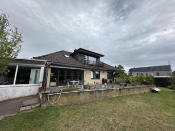 Exklusive Immobilie Nähe Speckenbüttler Park - Gartenansicht (44381)