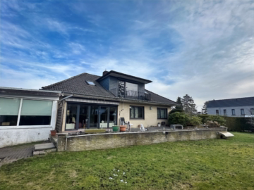 Exklusive Immobilie Nähe Speckenbüttler Park - Gartenansicht (44351)