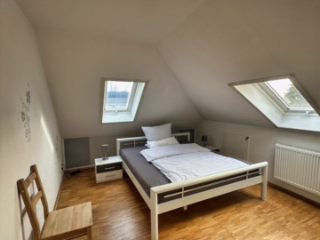 Exklusive Immobilie Nähe Speckenbüttler Park - OG Zimmer 1 (44369)