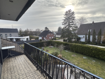 Exklusive Immobilie Nähe Speckenbüttler Park - OG Balkon (44372)