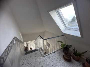 Exklusive Immobilie Nähe Speckenbüttler Park - OG Treppenaufgang (44378)