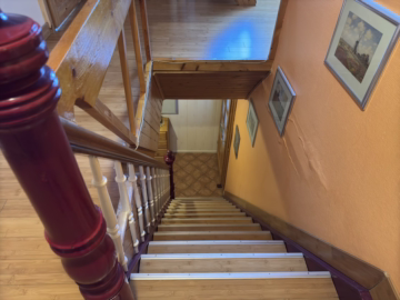 Imposantes Anwesen mit viel Potenzial - Treppe (35993)