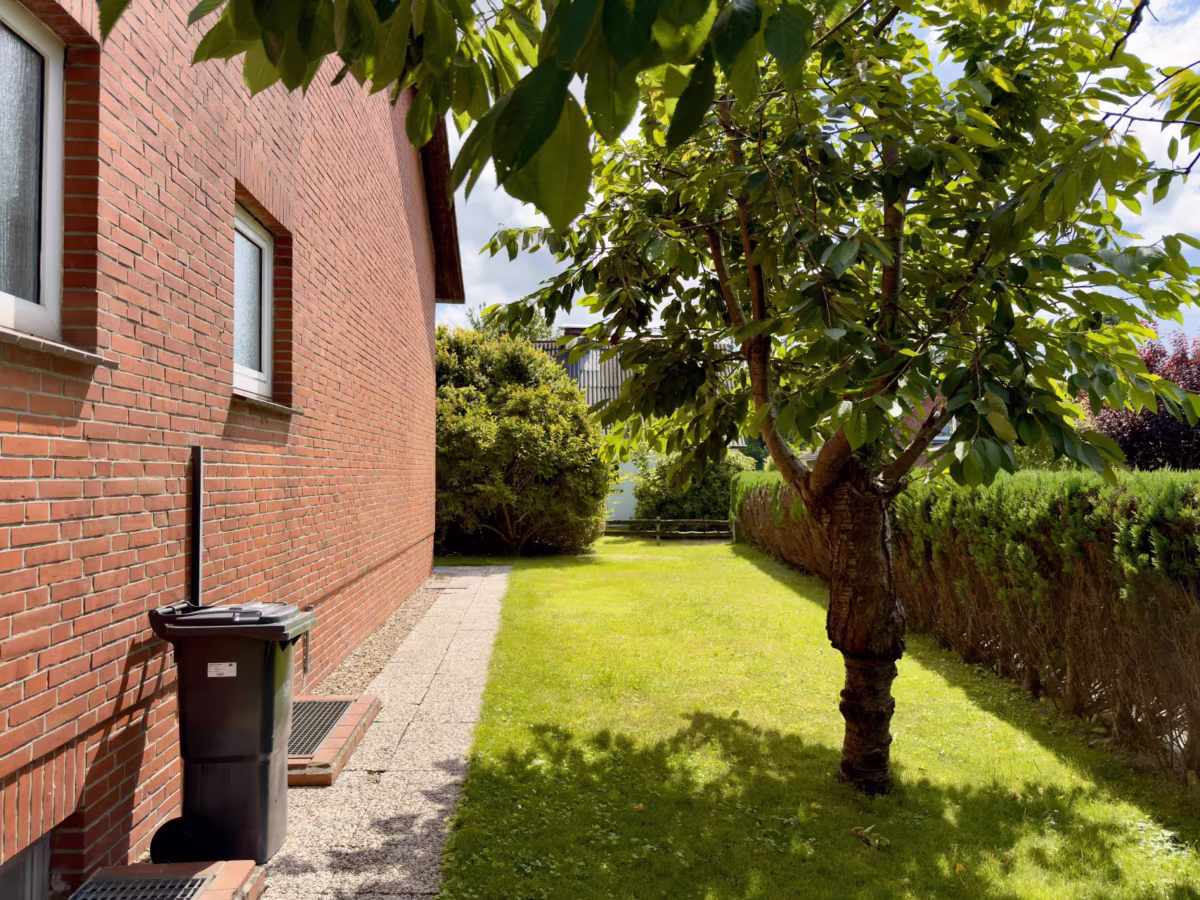 Garten / Hausseite