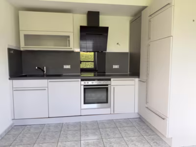 Vielseitiges Immobilien-Duo - Küche Anbau (80571)