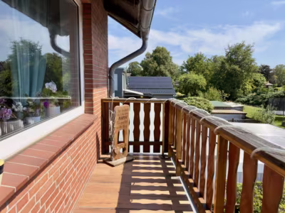 Vielseitiges Immobilien-Duo - Balkon Wohnung 2 (80563)